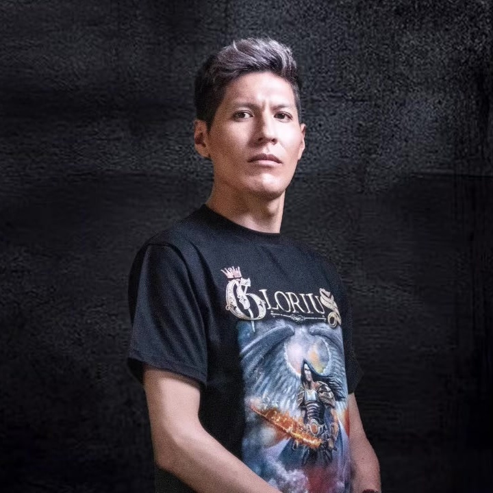 Retrato de José, integrante de GLORIUS